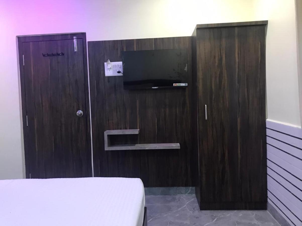 Taloja Midc Hotel Taloje Budrukh Екстериор снимка