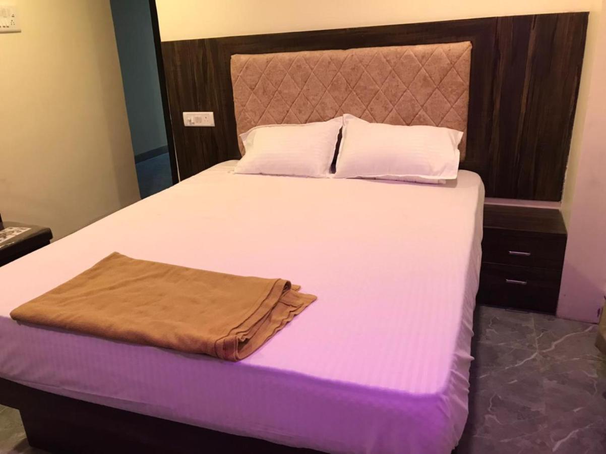 Taloja Midc Hotel Taloje Budrukh Екстериор снимка