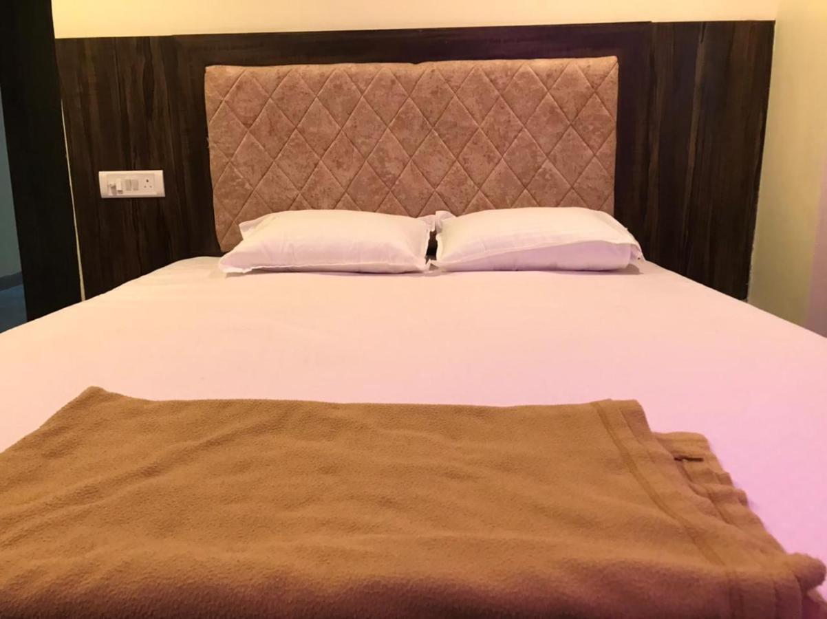 Taloja Midc Hotel Taloje Budrukh Екстериор снимка