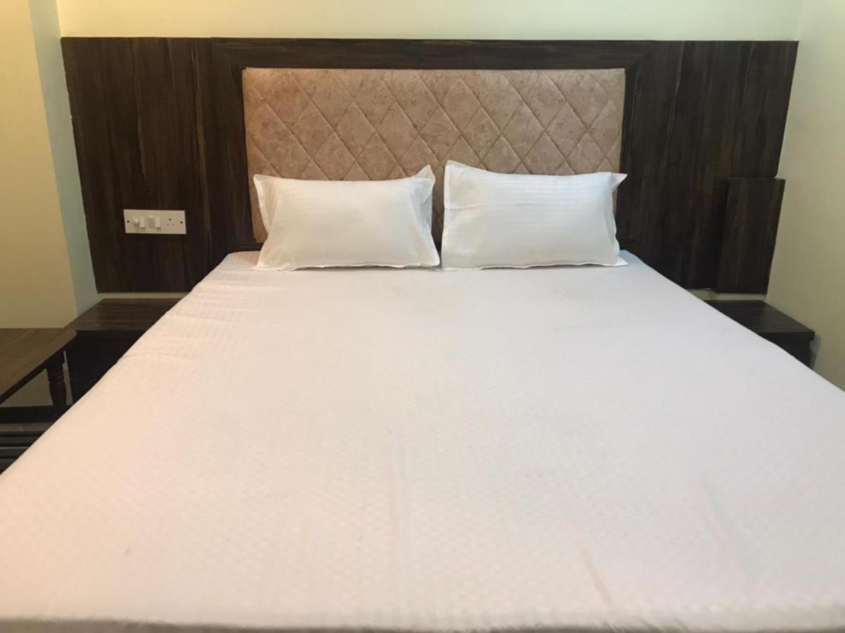 Taloja Midc Hotel Taloje Budrukh Екстериор снимка